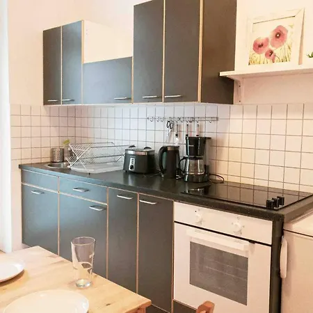 Altbauwohnung Direkt An Der Karli Mit Balkon - Netflix Inklusive Leipzig Exterior photo