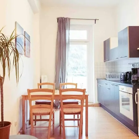 Altbauwohnung Direkt An Der Karli Mit Balkon - Netflix Inklusive Leipzig Exterior photo