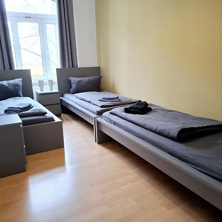 Altbauwohnung Direkt An Der Karli Mit Balkon - Netflix Inklusive Leipzig Exterior photo