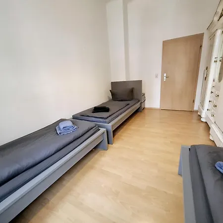 Altbauwohnung Direkt An Der Karli Mit Balkon - Netflix Inklusive Leipzig Exterior photo